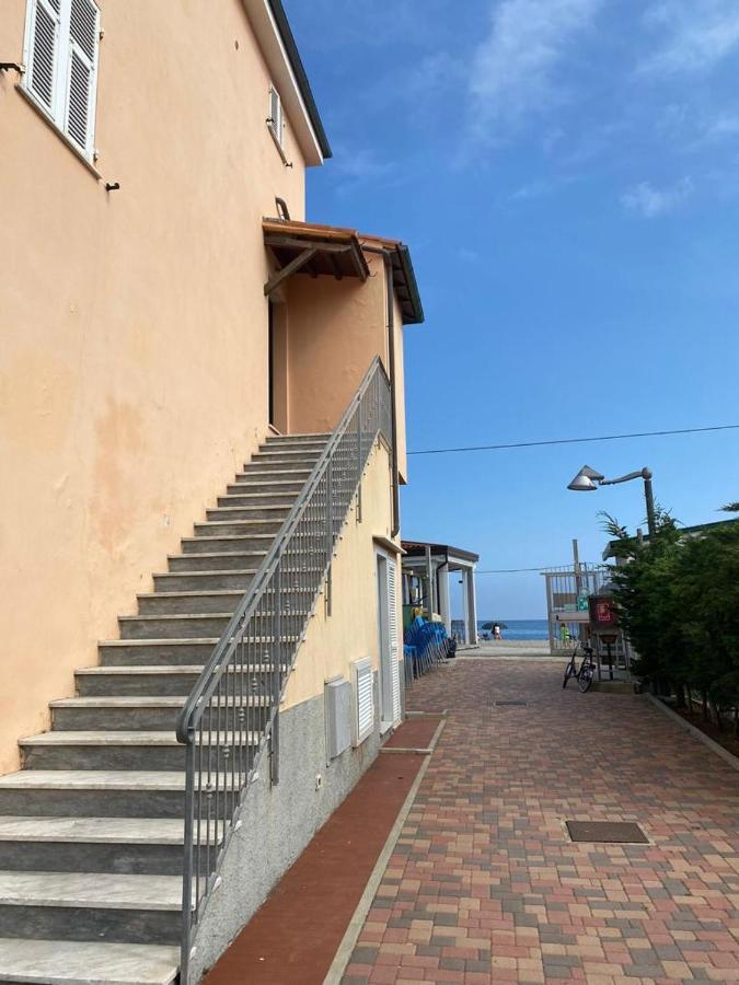 Residence Riviera Albenga Luaran gambar