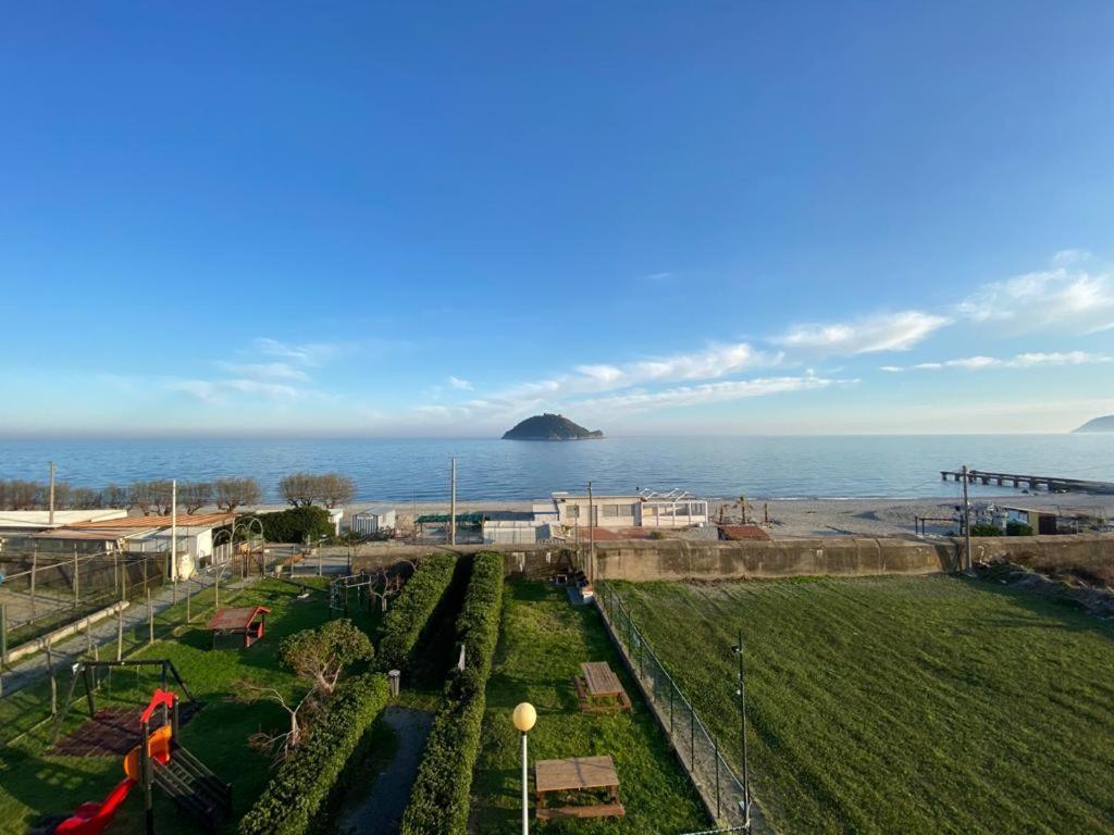 Residence Riviera Albenga Luaran gambar