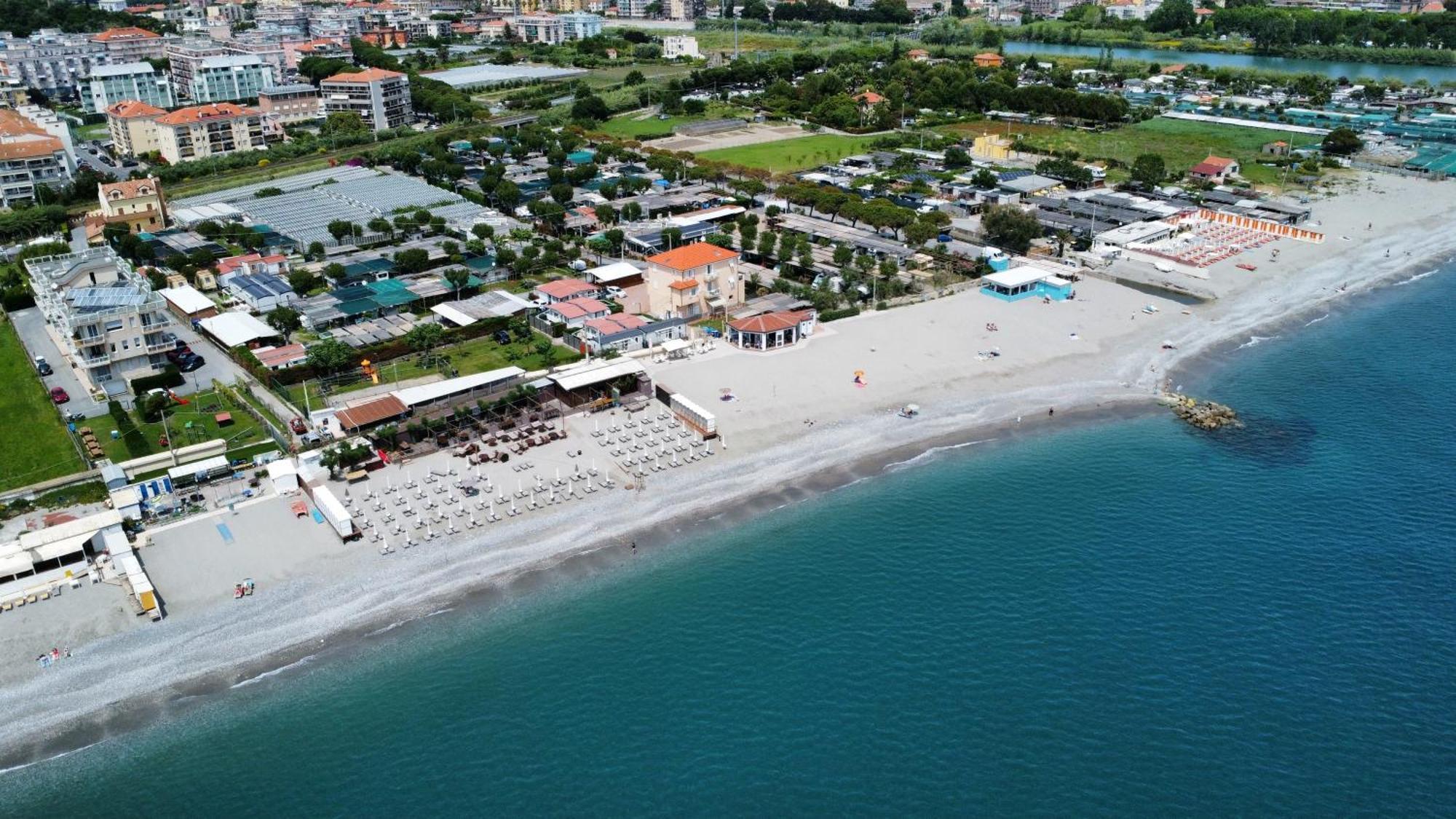 Residence Riviera Albenga Luaran gambar